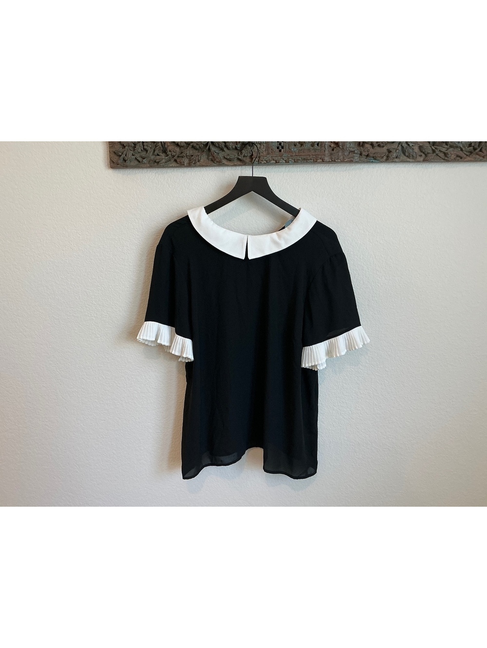 CeCe Black and White Pleated Sleeve Blouse XL